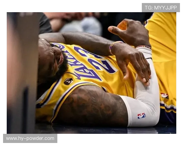 湖人无詹10胜LBJ成累赘