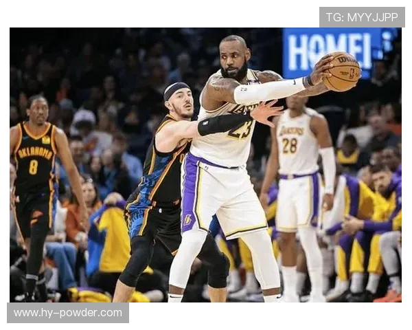 湖人大胜篮网两人表现出色